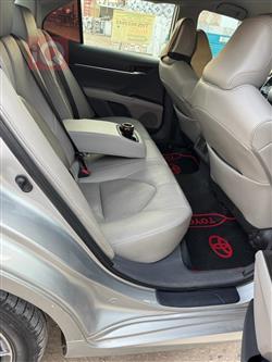 تۆیۆتا کامری